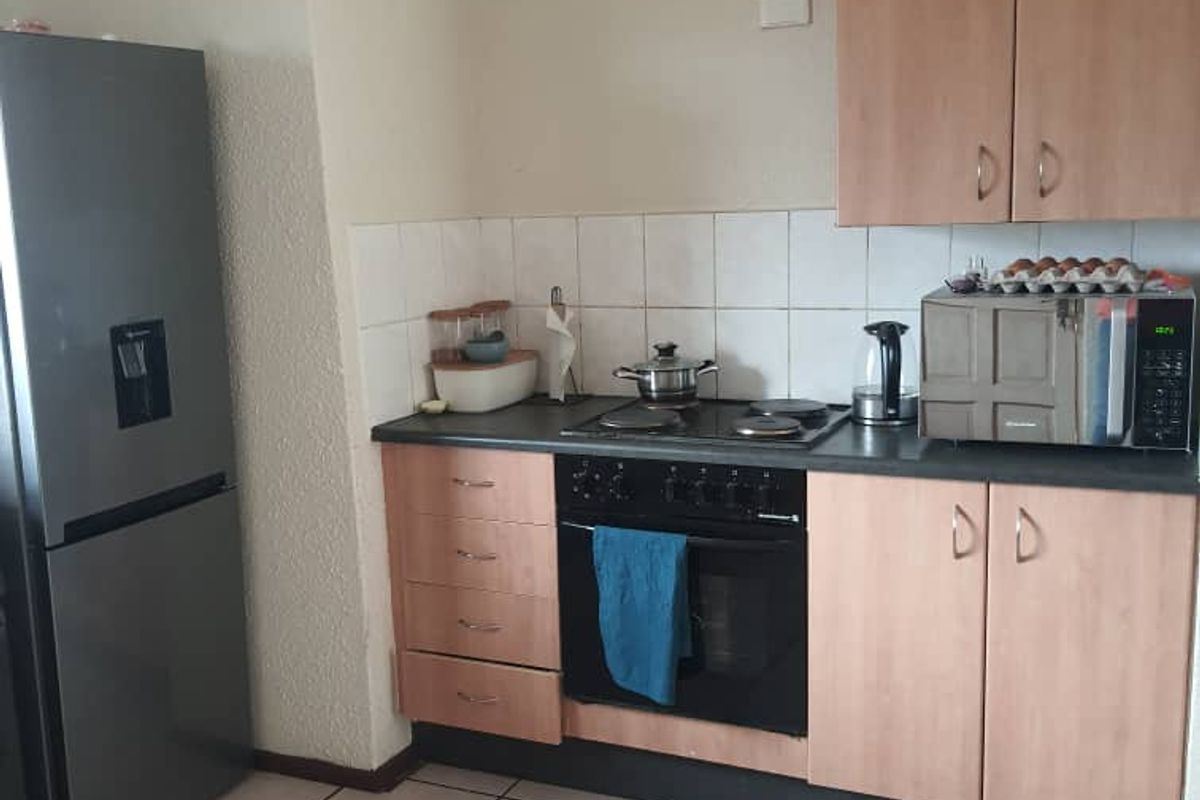 2 Bedroom, 2 Bathroom First-Floor Unit for Sale in Ruimsig - Photo 4