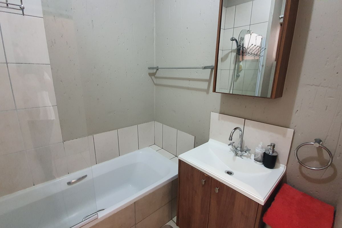 1 Bedroom Apartment for Sale – Notting Hill, Ferndale - Photo 4