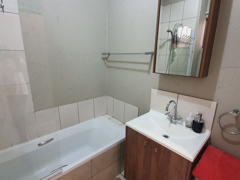 1 Bedroom Apartment for Sale – Notting Hill, Ferndale - Photo 4