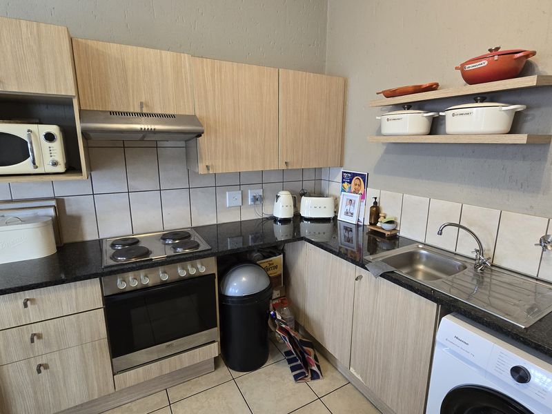 2 Bedroom Apartment for Sale in Ferndale - Photo 6