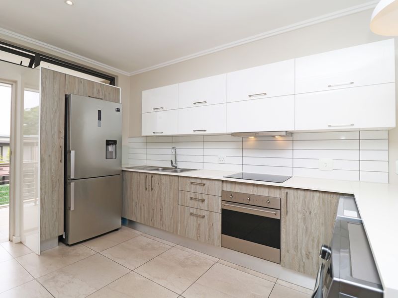 Executive 2-Bed Apartment in Dunkeld West - Photo 7