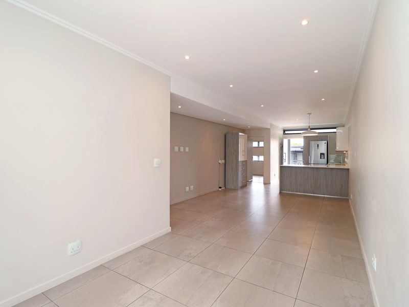 Executive 2-Bed Apartment in Dunkeld West - Photo 4