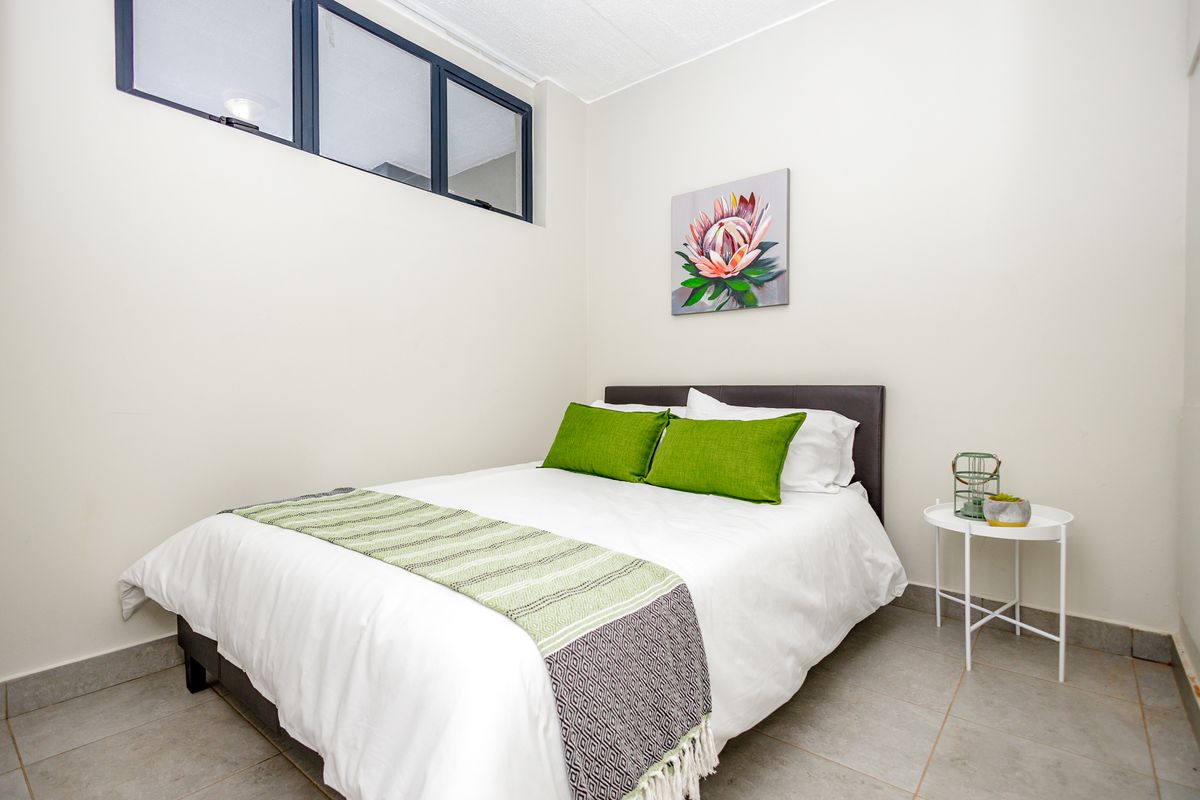 Modern Building – 2 Bedroom 1 Bathroom Apartment - Photo 4