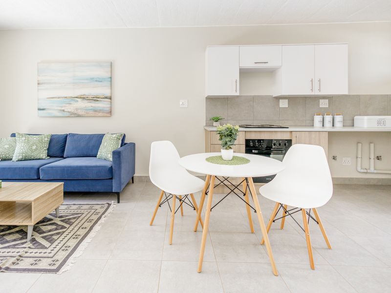 Modern Building – 2 Bedroom 1 Bathroom Apartment - Photo 2