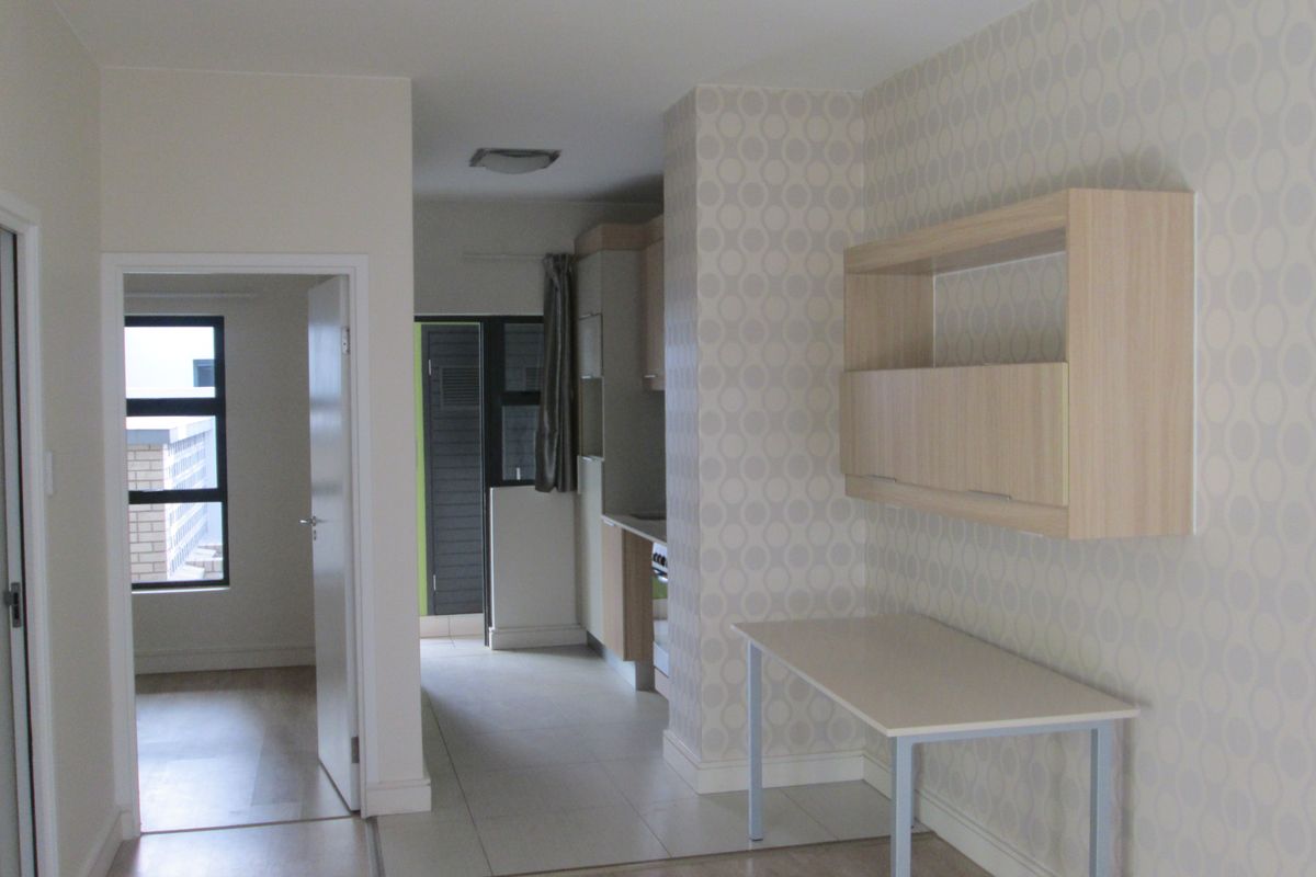 Modern Ground Floor 1-Bed at Rivonia - Photo 2