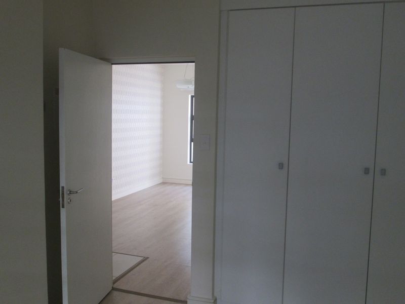 Modern Ground Floor 1-Bed at Rivonia - Photo 9