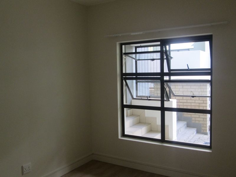 Modern Ground Floor 1-Bed at Rivonia - Photo 8