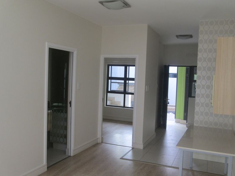 Modern Ground Floor 1-Bed at Rivonia - Photo 6