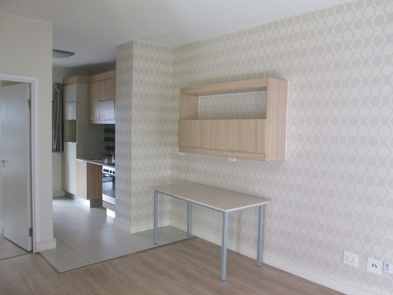 Modern Ground Floor 1-Bed at Rivonia - Photo 4