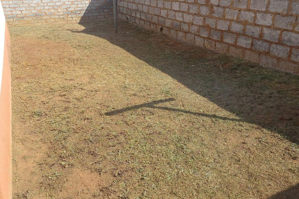 2 Bedroom 1 Bathroom House - Photo 5