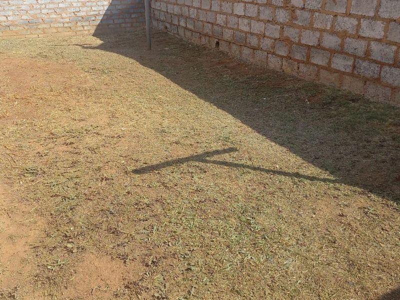 2 Bedroom 1 Bathroom House - Photo 5