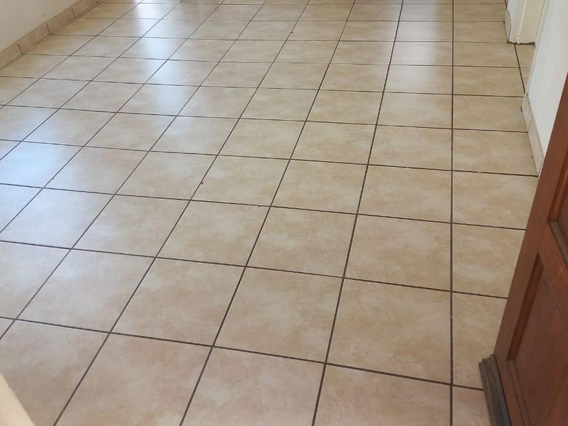 2 Bedroom 1 Bathroom House - Photo 9