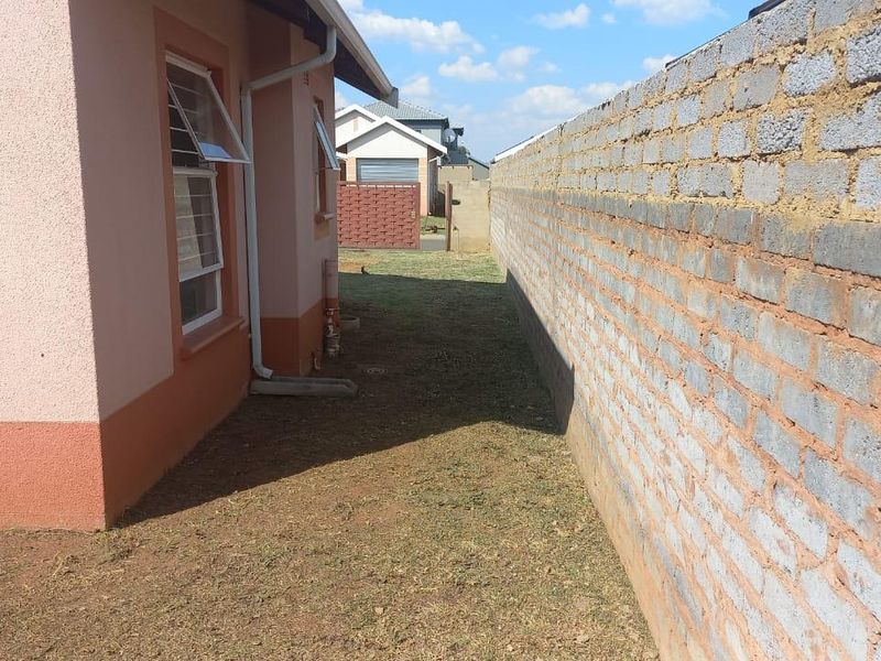 2 Bedroom 1 Bathroom House - Photo 6