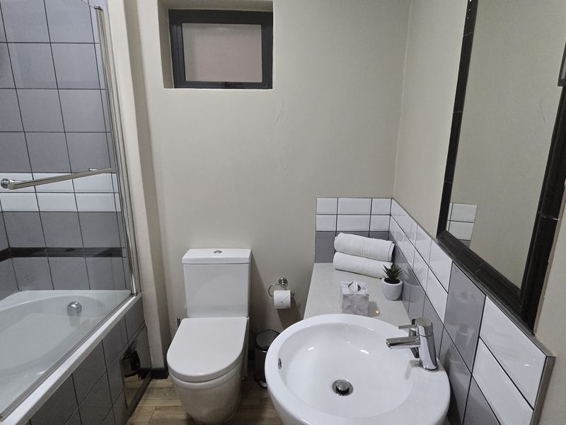 2 Bedroom Ground Floor Apartment for Sale at The Vantage Rosebank - Photo 9