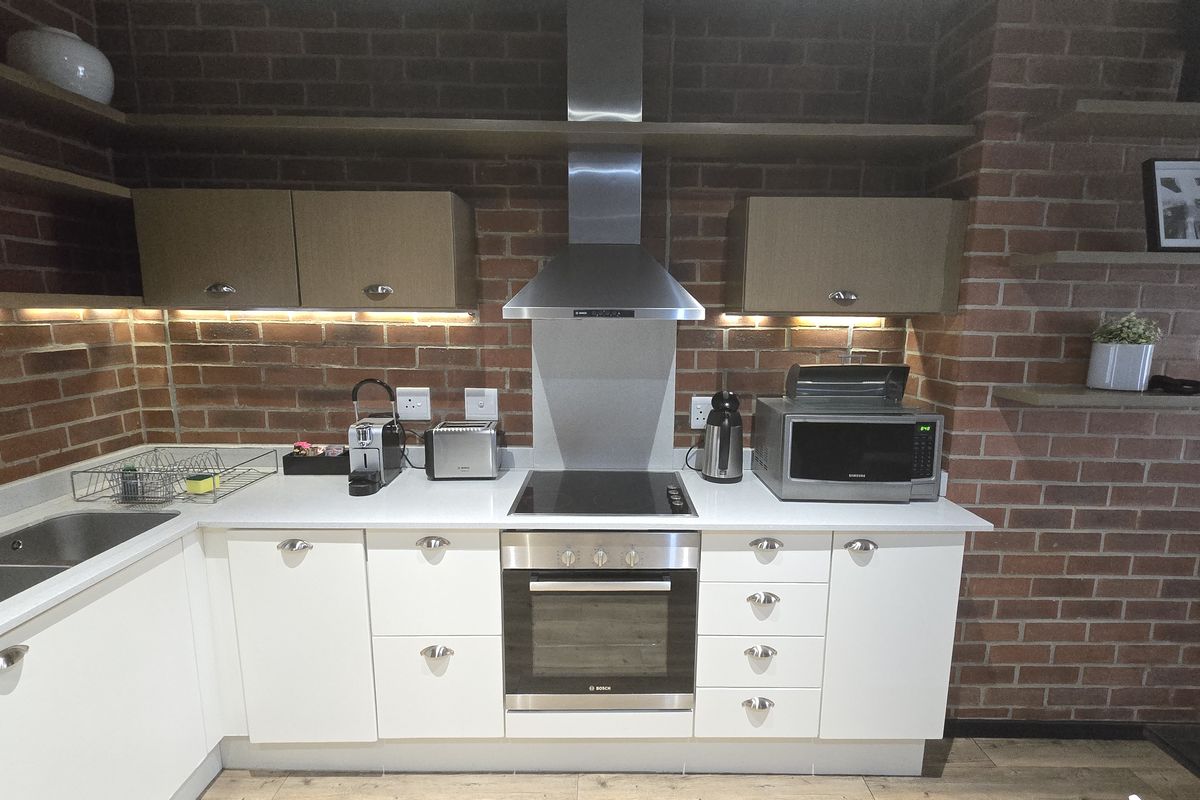 2 Bedroom Ground Floor Apartment for Sale at The Vantage Rosebank - Photo 2