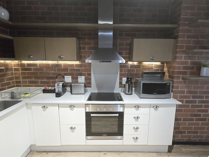 2 Bedroom Ground Floor Apartment for Sale at The Vantage Rosebank - Photo 2