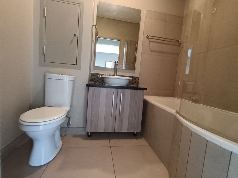 2 bedrooms 1 bathroom apartment available to rent - Photo 9