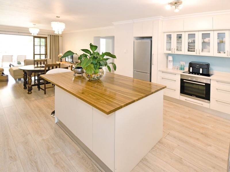 2 Bed 2 Bath Ground Floor Unit in Rivonia - Photo 8