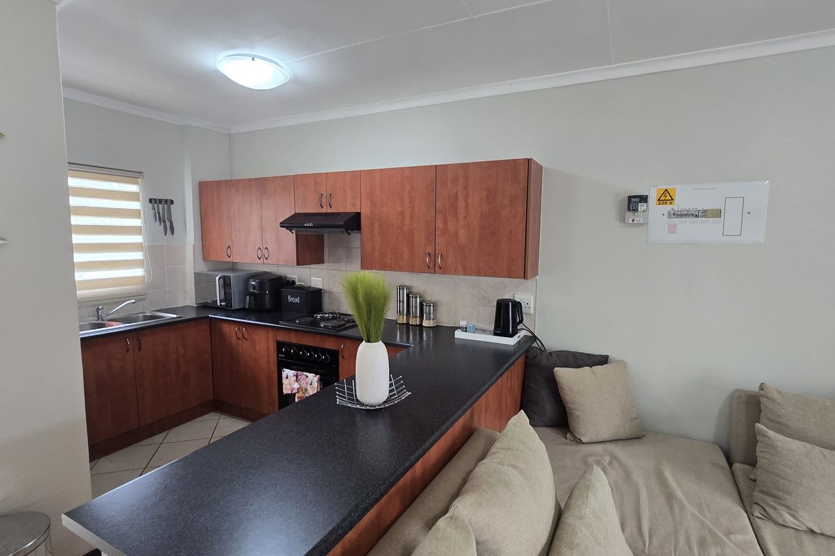 2 Bedroom Apartment to Rent in Honeydew - Photo 3