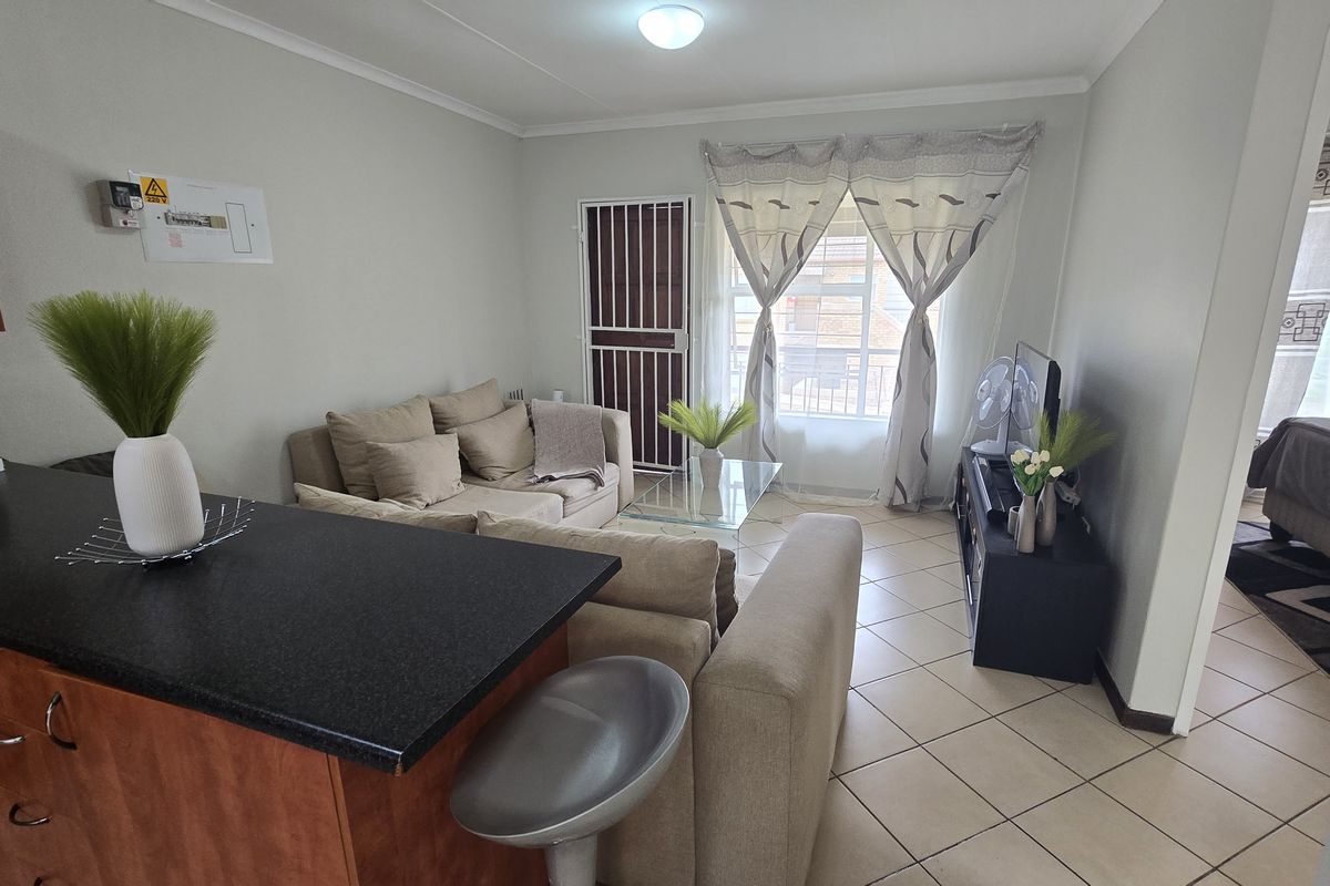 2 Bedroom Apartment to Rent in Honeydew - Photo 4