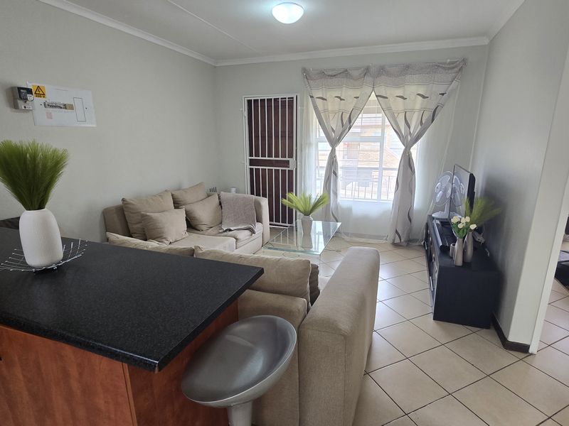 2 Bedroom Apartment to Rent in Honeydew - Photo 4