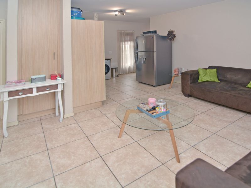 2 bed 1 bath ground floor apartment in Lone Hill - Photo 8