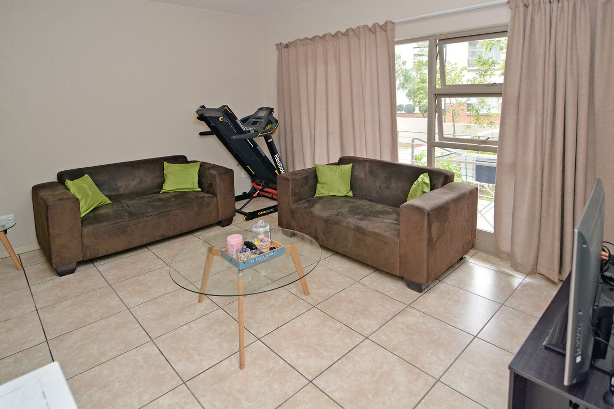 2 bed 1 bath ground floor apartment in Lone Hill - Photo 3