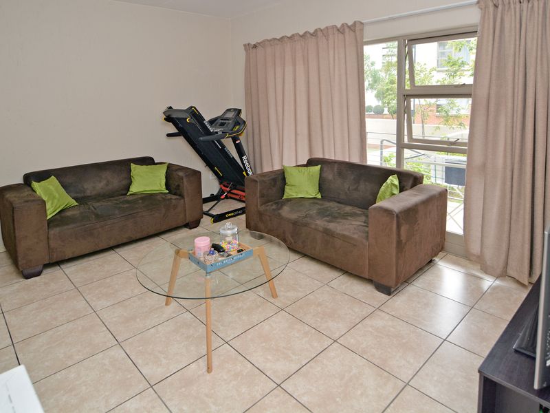 2 bed 1 bath ground floor apartment in Lone Hill - Photo 3