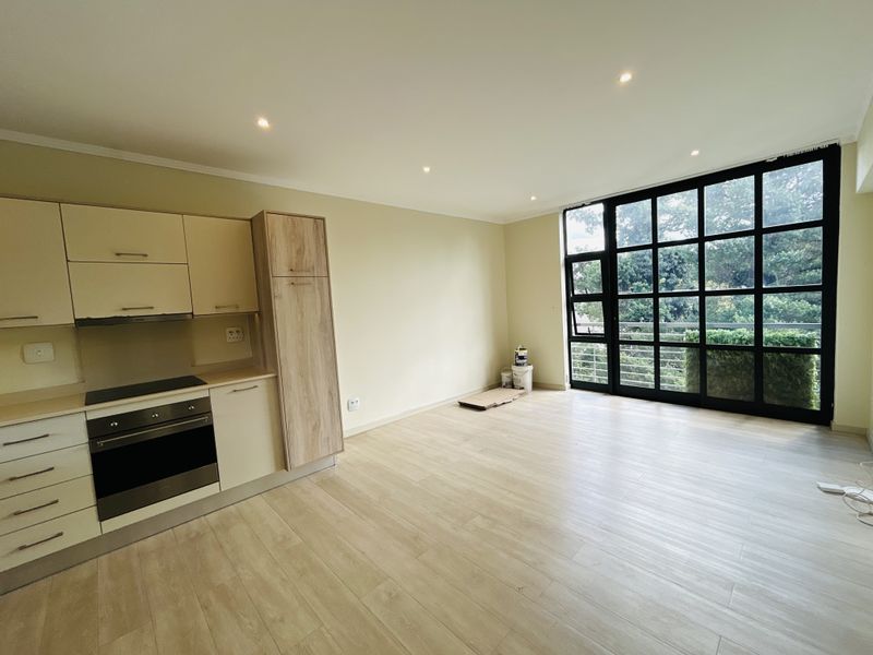 Modern, Stunning & Spacious 1 bedroom - Photo 2