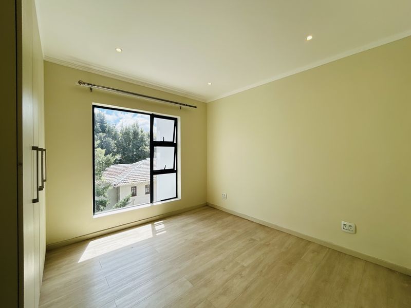 Modern, Stunning & Spacious 1 bedroom - Photo 10