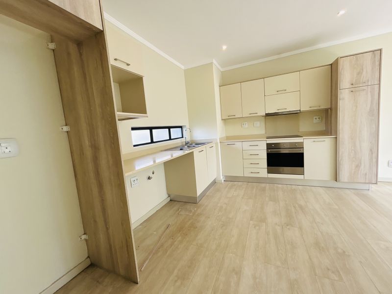 Modern, Stunning & Spacious 1 bedroom - Photo 5