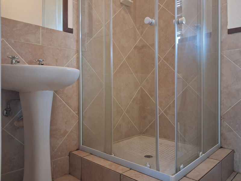 1 Bedroom Apartment 1 Bathrooms / Apartment to Rent in Lonehill. Available Immedialtely - Photo 10