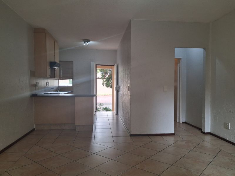 1 Bedroom Apartment 1 Bathrooms / Apartment to Rent in Lonehill. Available Immedialtely - Photo 7