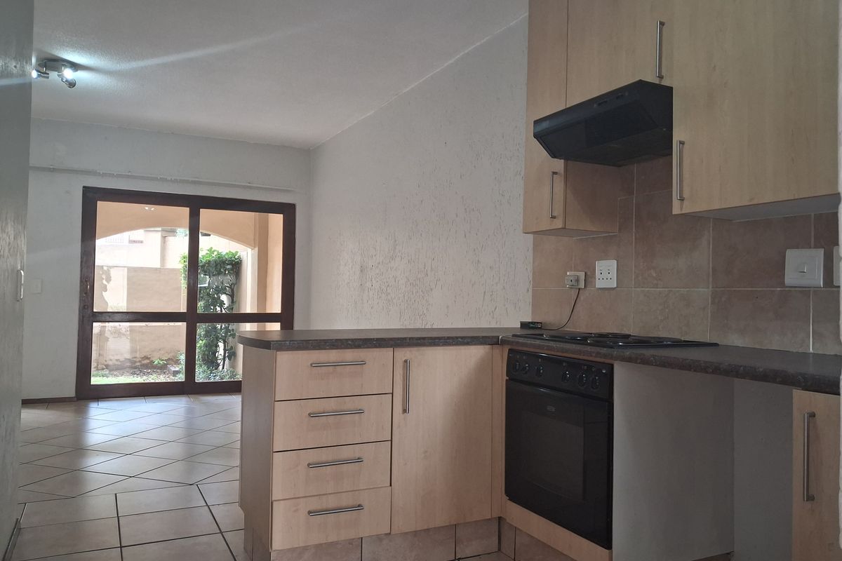 1 Bedroom Apartment 1 Bathrooms / Apartment to Rent in Lonehill. Available Immedialtely - Photo 3