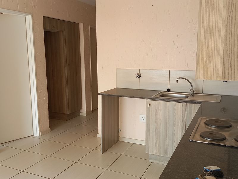 2 Bed 1 Bath top floor unit in Greenwich Village - Photo 4