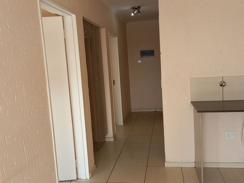 2 Bed 1 Bath top floor unit in Greenwich Village - Photo 10