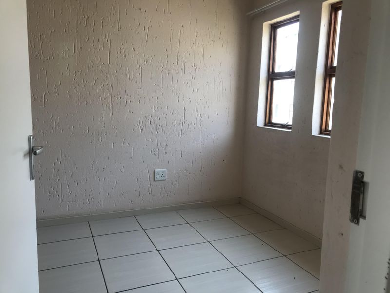 2 Bed 1 Bath top floor unit in Greenwich Village - Photo 7