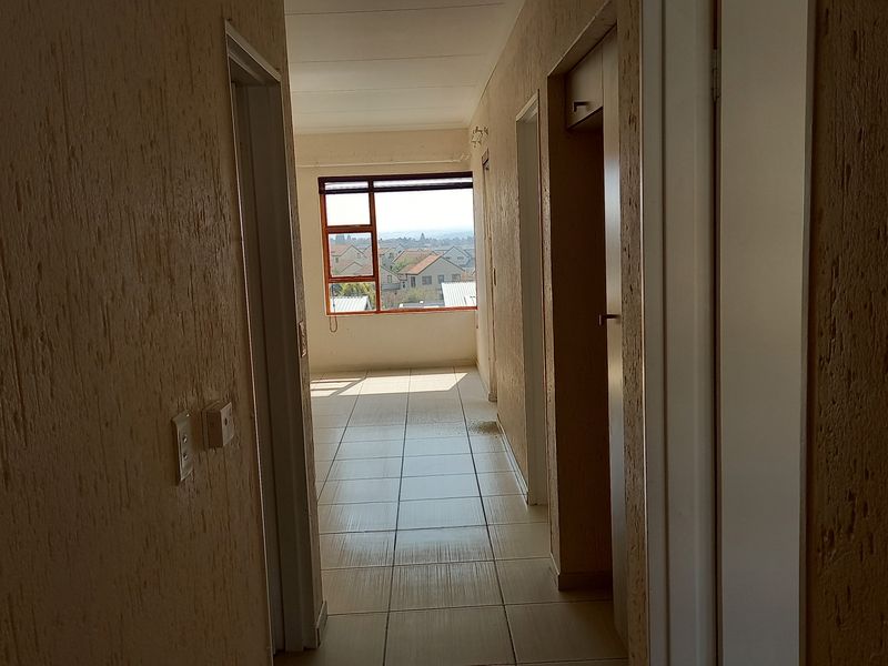 2 Bed 1 Bath top floor unit in Greenwich Village - Photo 6