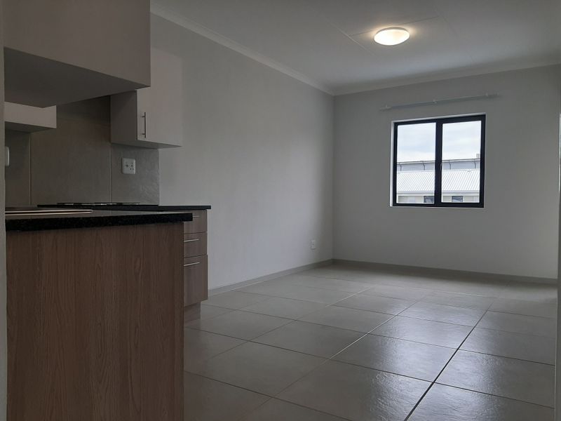 2 Bed 1 Bath 1st Floor Apartment in Brooke Manor - Photo 4