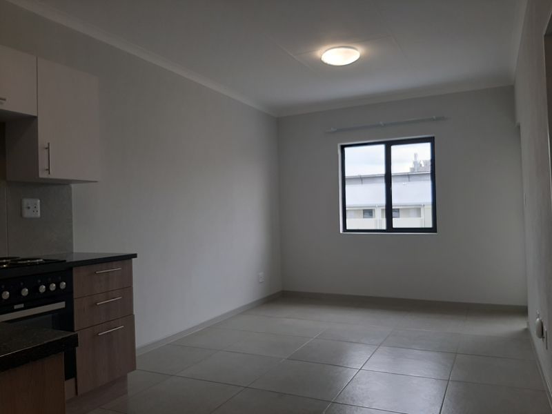 2 Bed 1 Bath 1st Floor Apartment in Brooke Manor - Photo 8