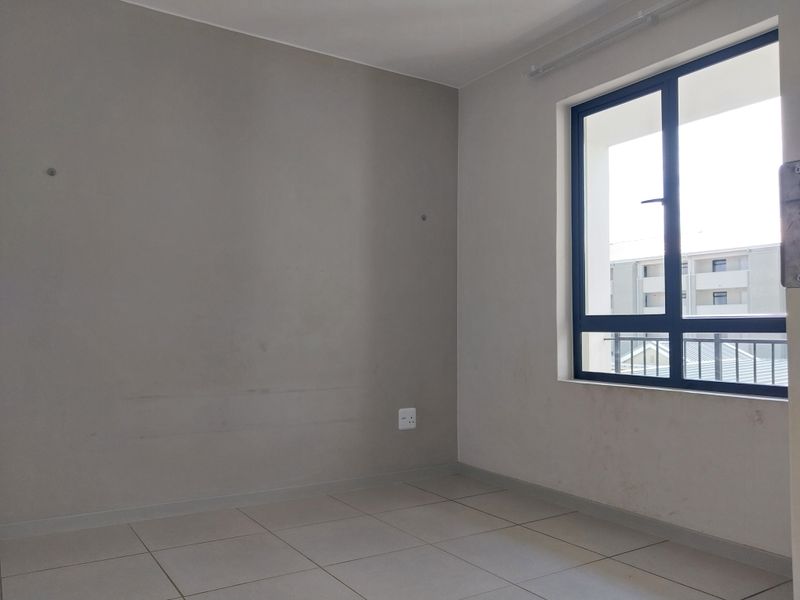 2 Bed 1 Bath First  Floor Apartment in Brooke Manor - Photo 10