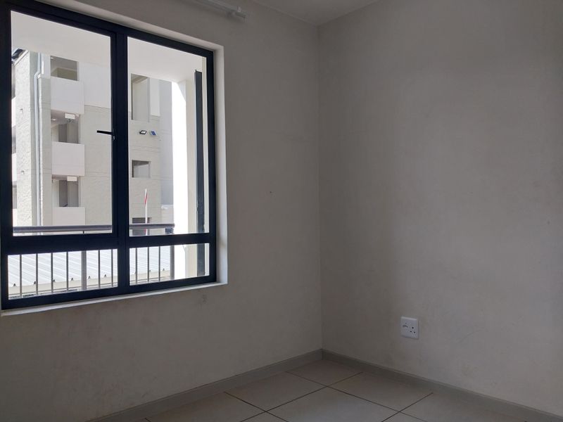 2 Bed 1 Bath First  Floor Apartment in Brooke Manor - Photo 9