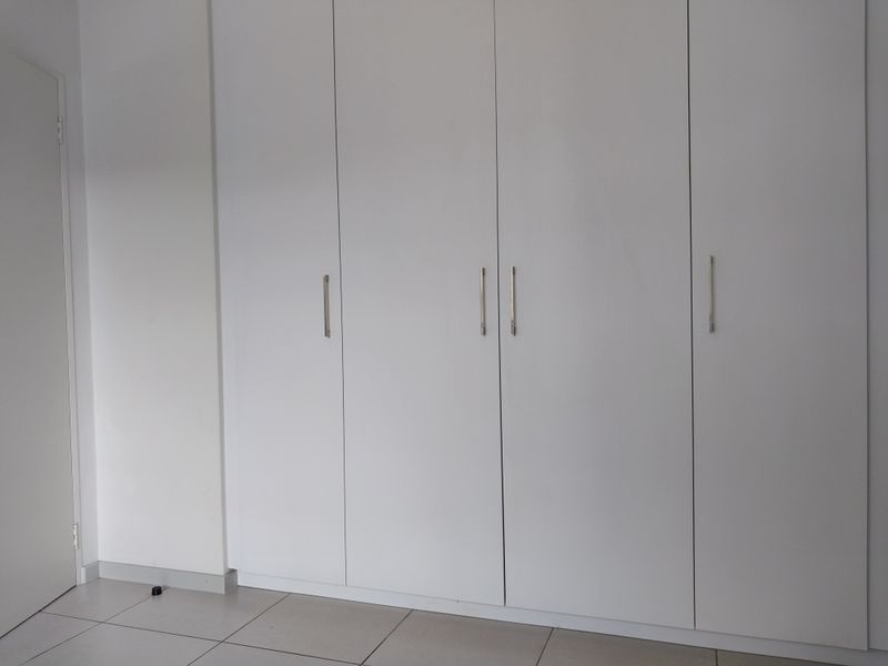 2 Bed 1 Bath First  Floor Apartment in Brooke Manor - Photo 8