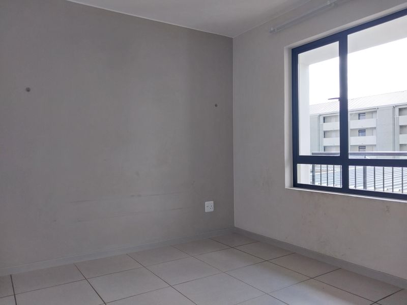 2 Bed 1 Bath First  Floor Apartment in Brooke Manor - Photo 7