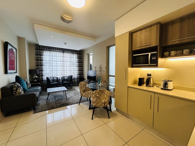 Stunning 2 Bedrooms, 2 Bathrooms Apartment, pet friendly with a private patio & 100% BACK-UP Service - Photo 3