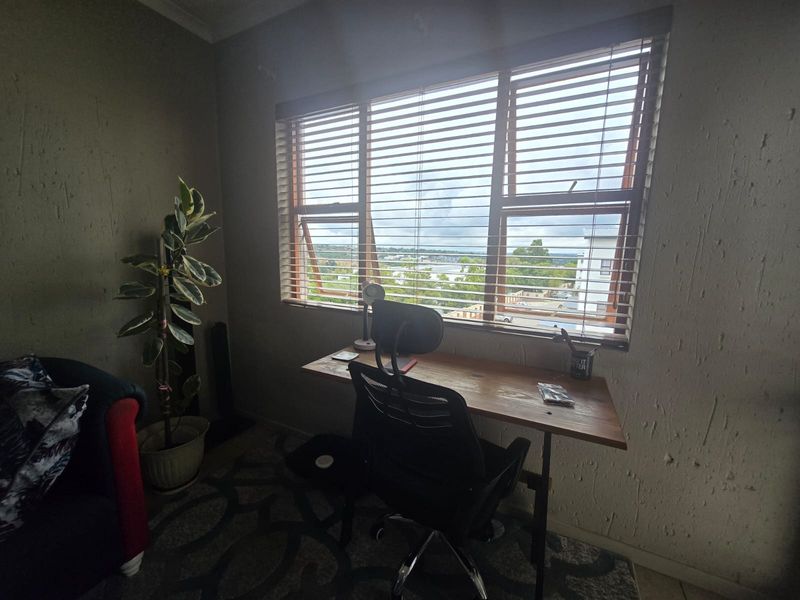 Modern 1-Bedroom Top Floor Unit to Rent in Nottinghill, Ferndale - Photo 4