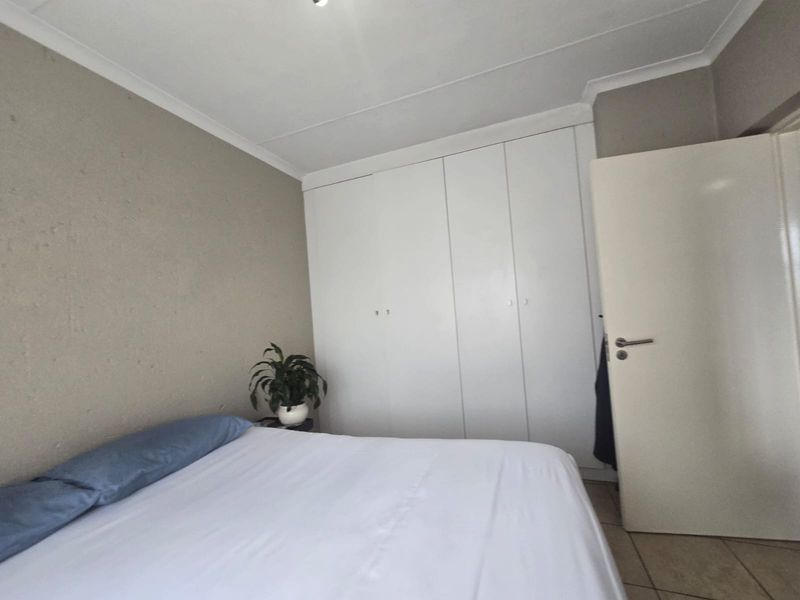 Modern 1-Bedroom Top Floor Unit to Rent in Nottinghill, Ferndale - Photo 8