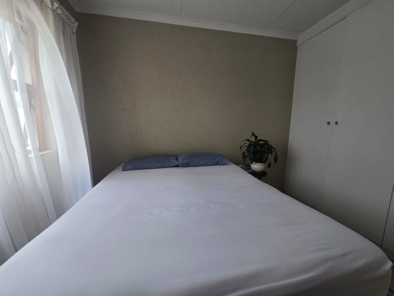 Modern 1-Bedroom Top Floor Unit to Rent in Nottinghill, Ferndale - Photo 7