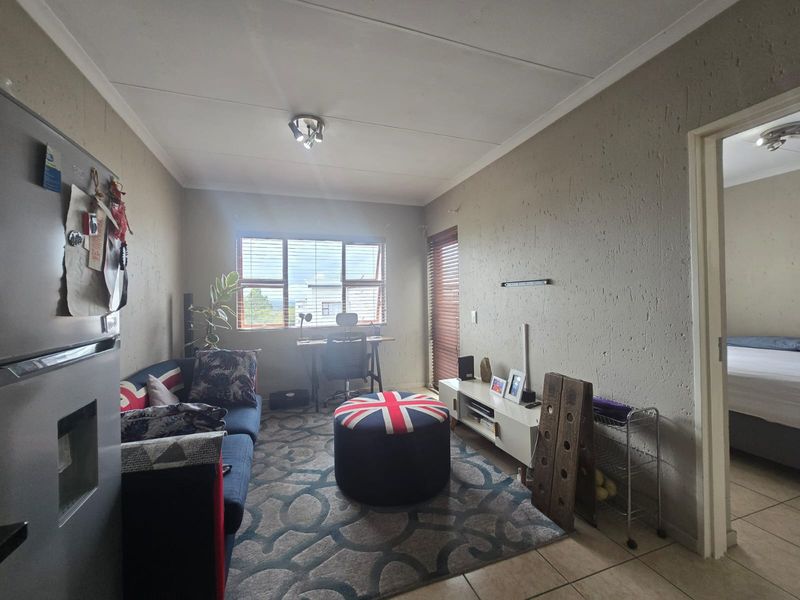 Modern 1-Bedroom Top Floor Unit to Rent in Nottinghill, Ferndale - Photo 3