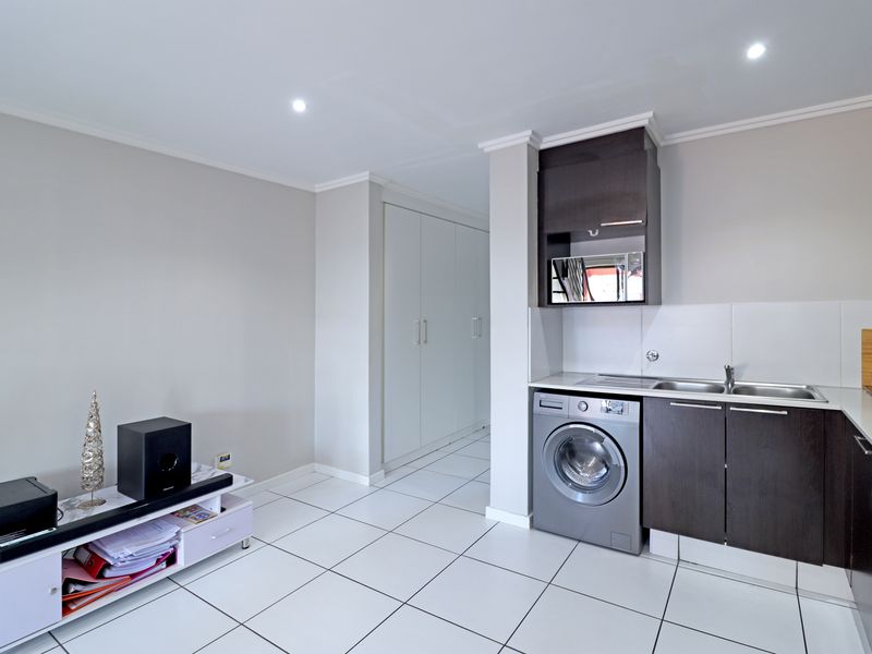 Elegant Loft Living with Contemporary Finishes in Craigavon - Photo 5